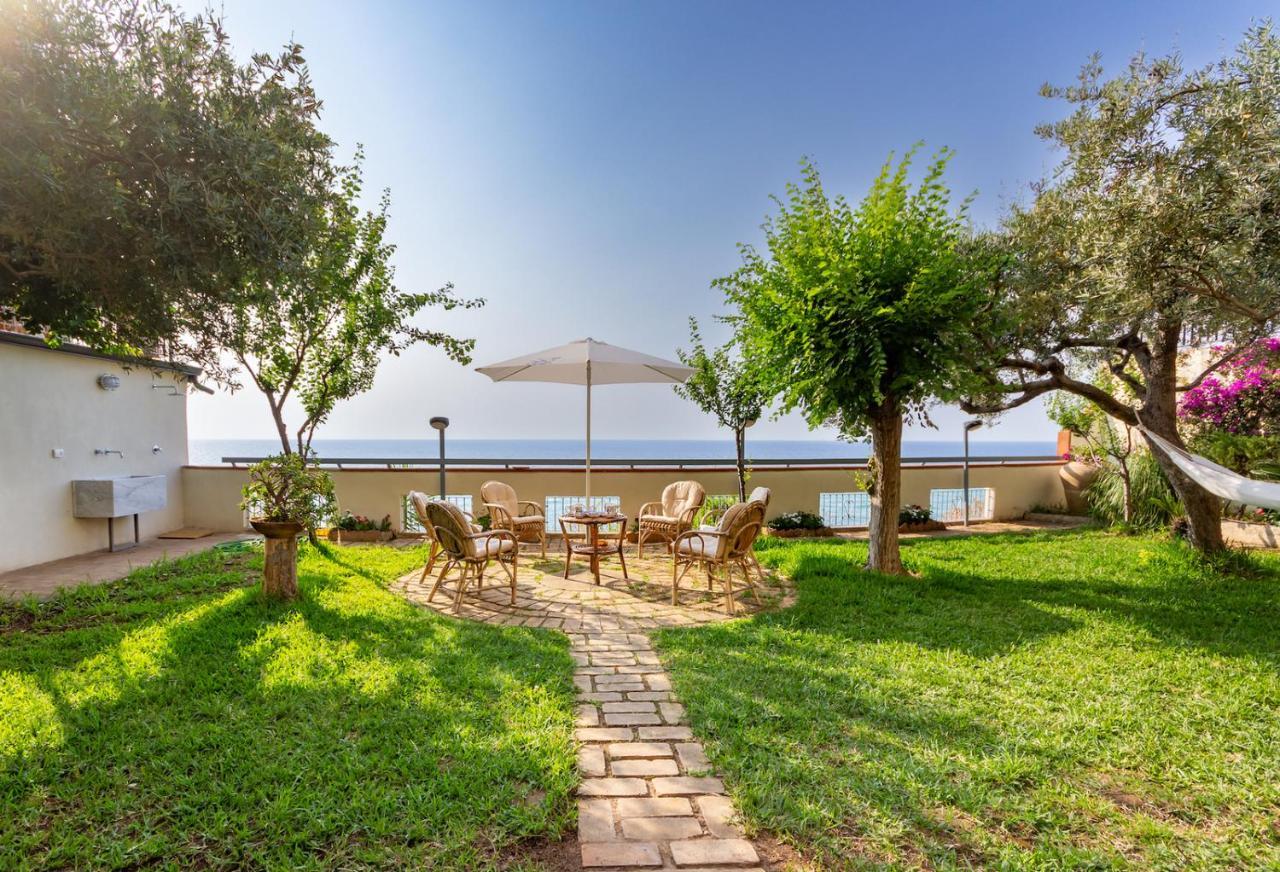 Il Giardino Dei Tramonti Di Ulisse Apartman Tropea Kültér fotó
